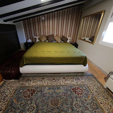 Hostal Santa Teresa Реус Экстерьер фото