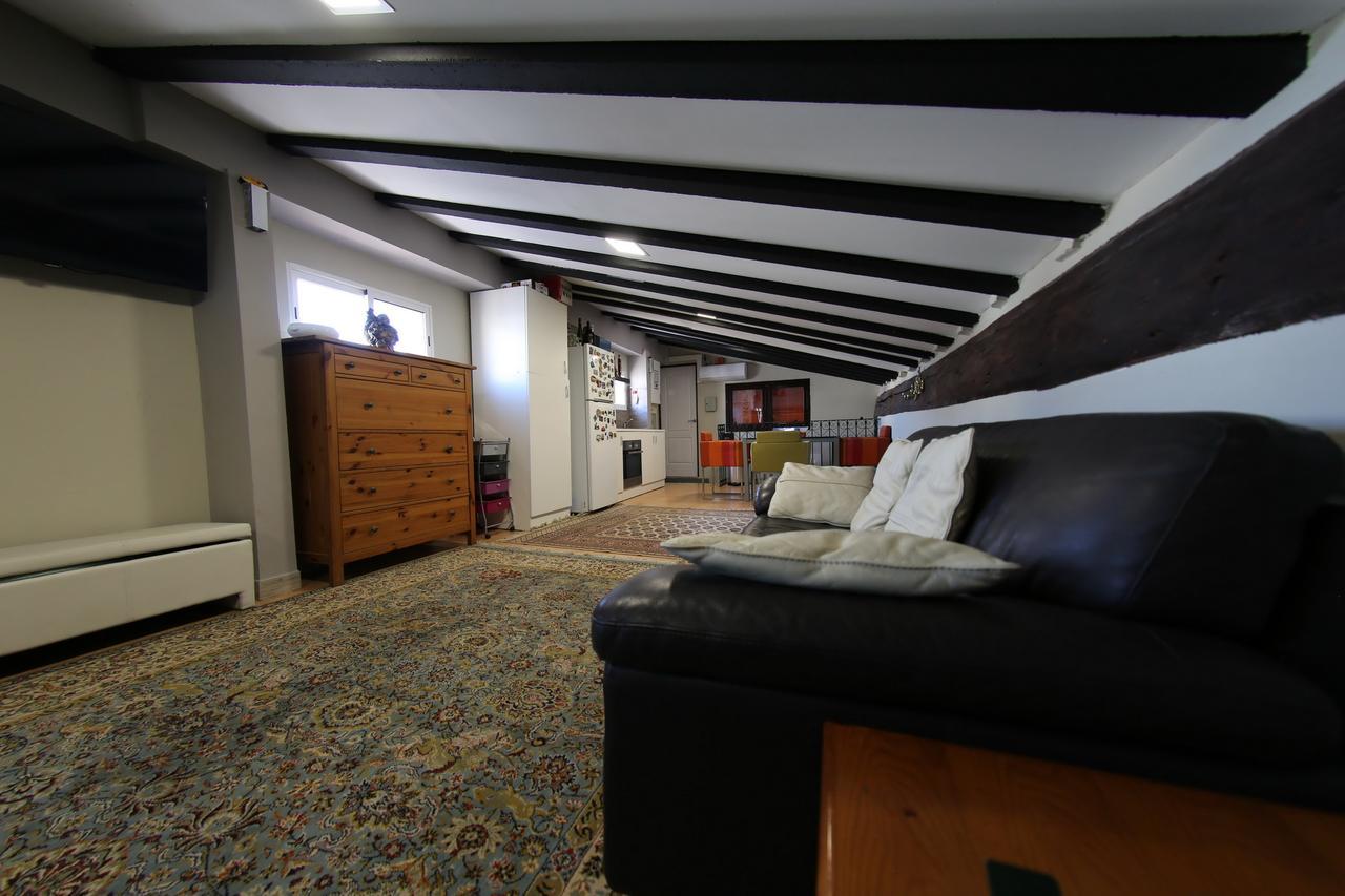 Hostal Santa Teresa Реус Экстерьер фото